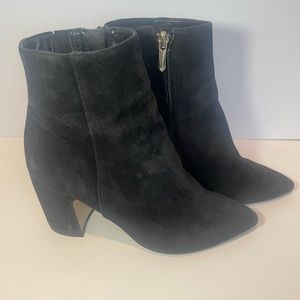 Sam Edelman Everyone’s favorite - black suede bootie with block heel SZ 7